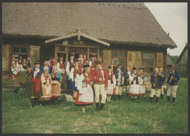 Kurpie Zielone, Teatr Lalkowy Skrzat, Jazz Dance, Młodzieżowy Zespół Teatralny, Teatr Sporadyczny, Kabaret Seniorów „Szpilka”, Chór Pieśni Dawnej im. S. Moniuszki